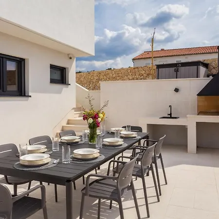 Ponti Zadarvillas *
