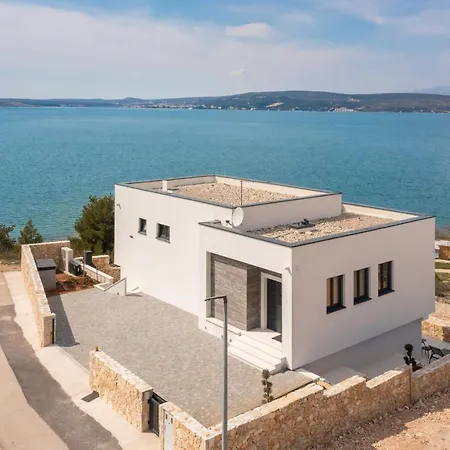 Willa Ponti Zadarvillas *